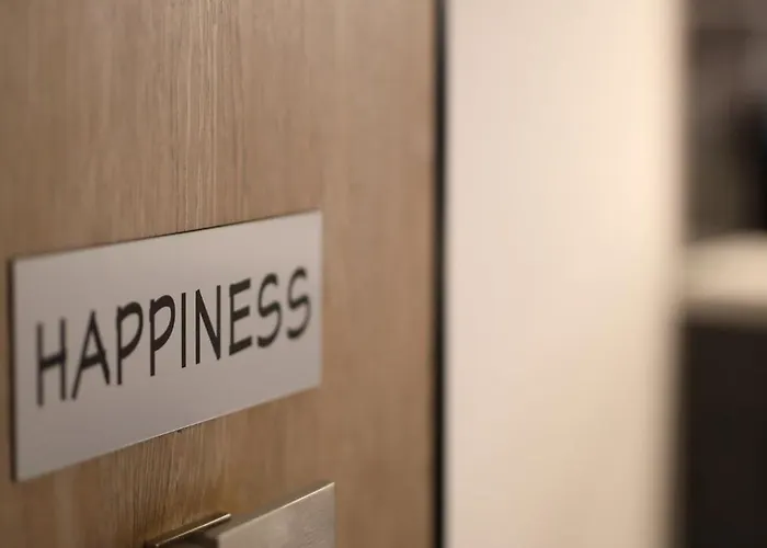 Happiness Luxury Central Apartment